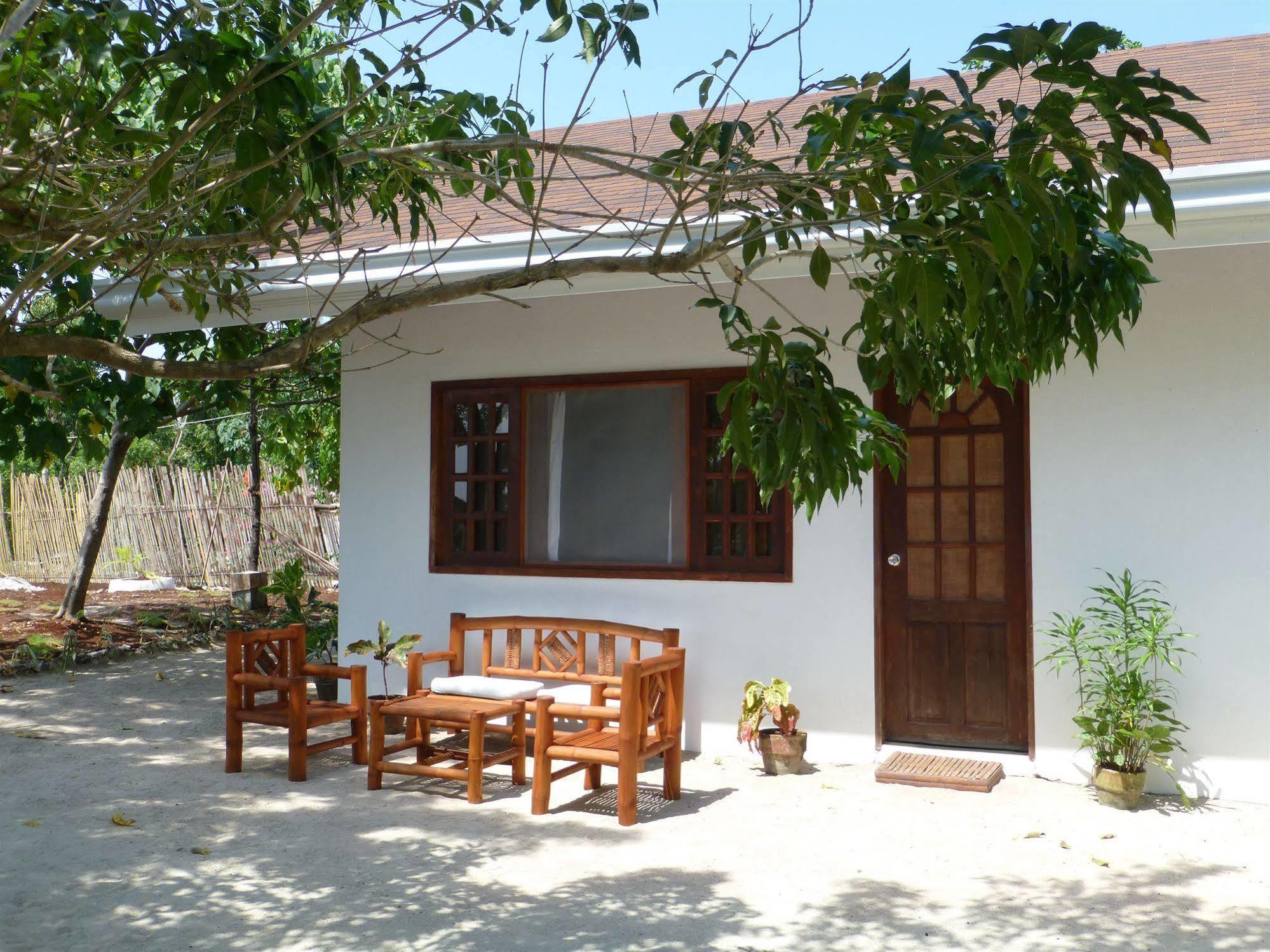 Talima Beach Villas & Dive Resort Cebu Exterior photo